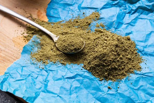 Kratom powder